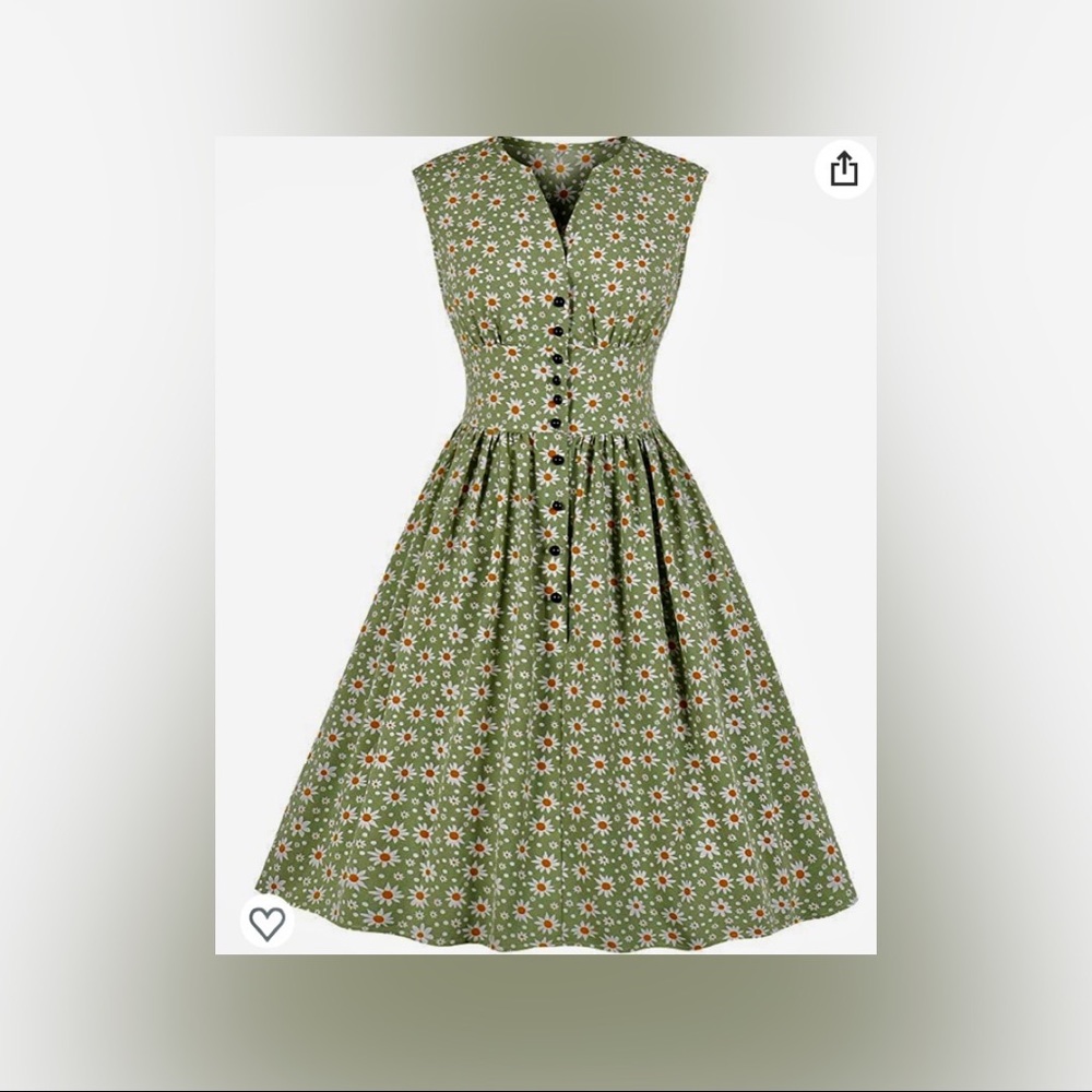 Vintage-inspired light green sundress with daisies!